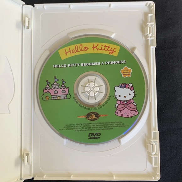 Hello Kitty Becomes a Princess 1987 DVD/DVDROM With Games And Coloring - Picture 3 of 3